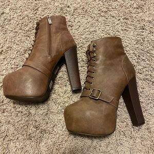 Women’s heeled booties